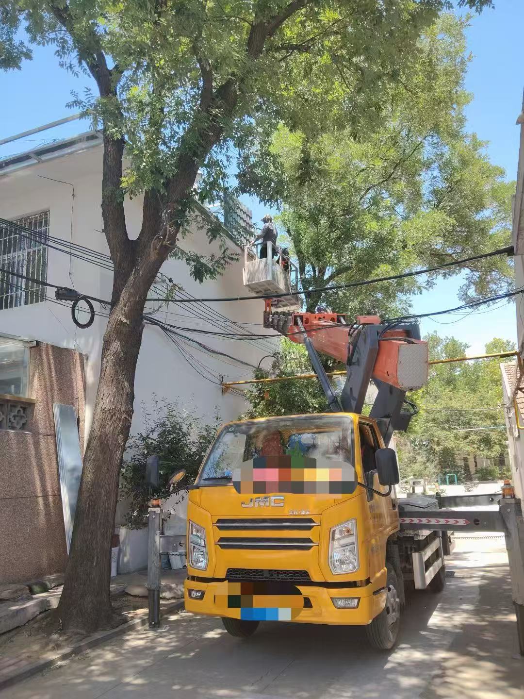 遂平县高空作业车能吊装重物吗？最大承载多少公斤？