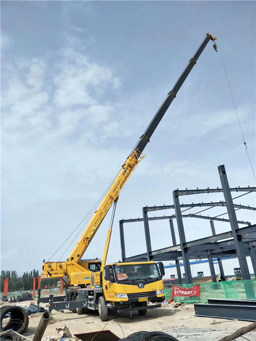 遂平县超高层建筑钢结构吊装案例